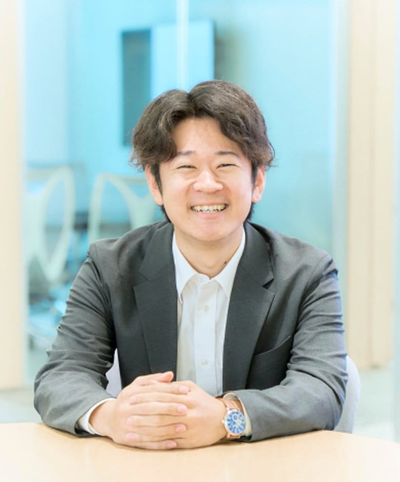 アカウントセールスとして働く佐藤さん